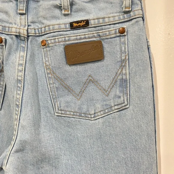 Wrangler Straight Leg High Rise Distressed Jeans - Picture 6 of 10